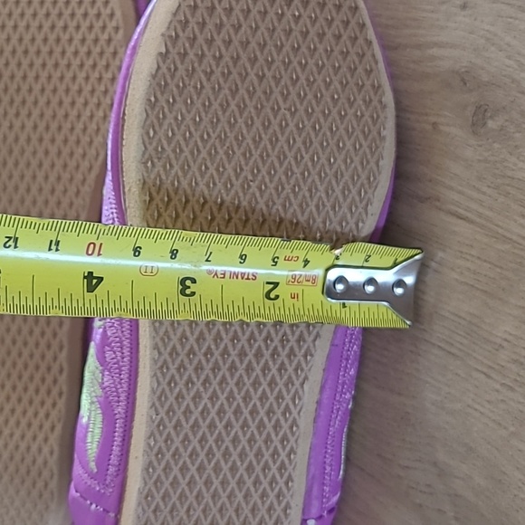 Shoe - Picture 4 of 4